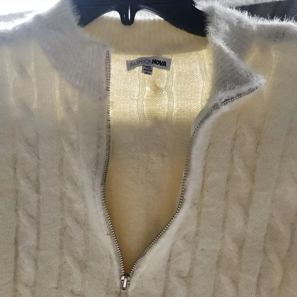 Cable Knit Ivory White Set - Picture 3 of 7